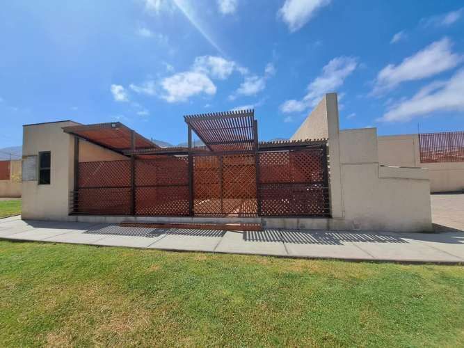 Se Vende Departamento de 3 Dormitorios 1 Baño en Condominio Caparrosa III Valor 2.950UF