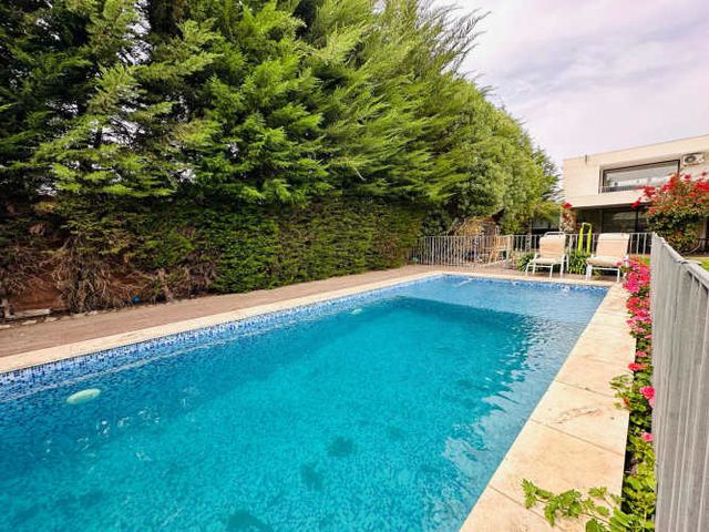 Preciosa Casa Los Riós. Piedra Roja (48888)