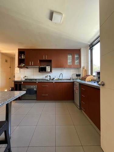 VENTA CASA LA REINA ALTA (76946)