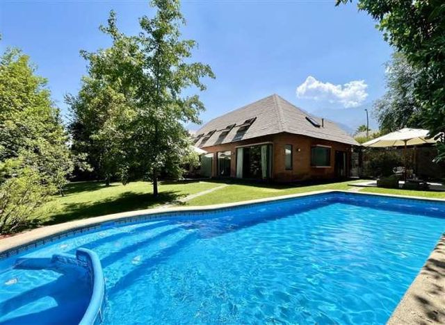 CASA Camino el Paso / Quilín