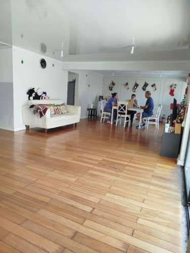 Excelente ubicación ideal para Negocio y vivienda , 4Dormitorios 3Baños 1Estacionamiento