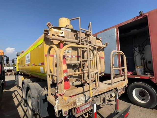 Camión volvo Algibes