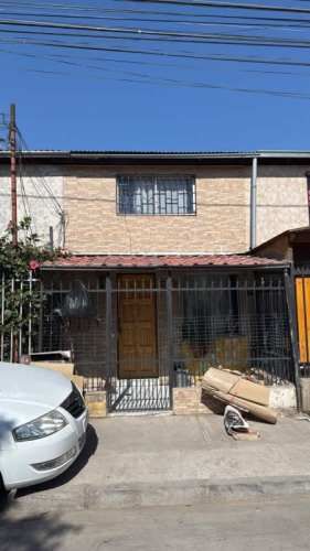VENTA, San Bernardo, Casa de 2 pisos 3 dorm. 1 bañ
