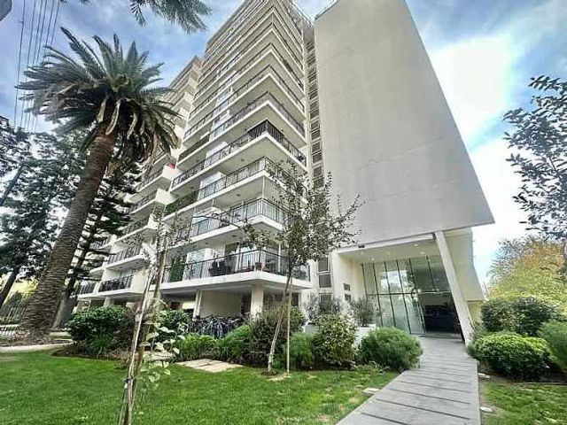 SE VENDE DP ESTILO MARIPOSA/SEMI NUEVO / METRO SIMÓN BOLÍVAR