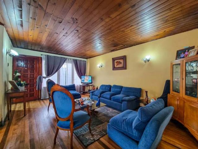 CASA Dolores con 5 de Abril