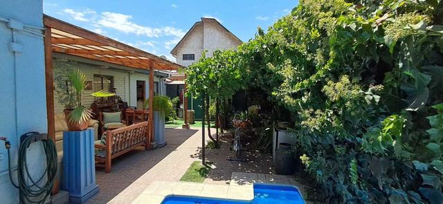 Casa Remodela con patio, piscina en Macul (78340)