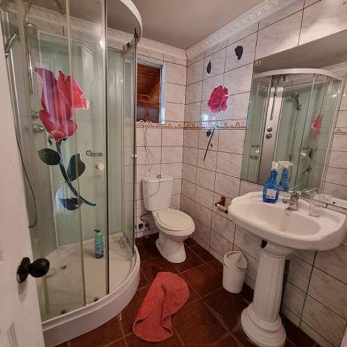 AMPLIA CASA INDEPENDIENTE 5 DOR 2B 2 ESTACIONAMIENTOS.