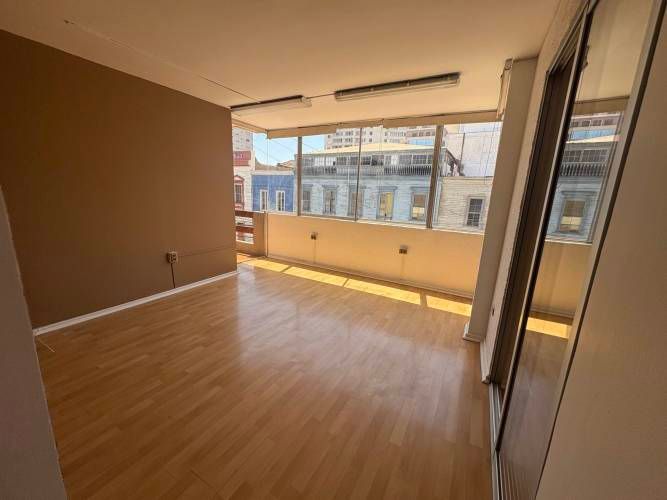 ARRIENDO OFICINAS/CENTRO DE LA CIUDAD