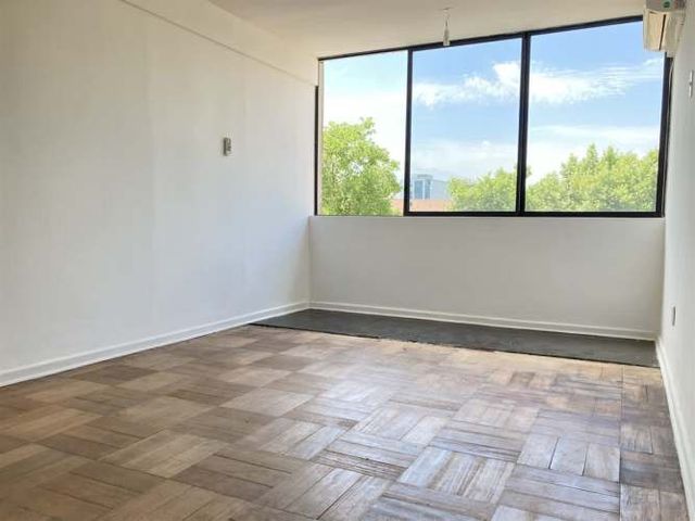 OFICINA Av Providencia con av Los Leones