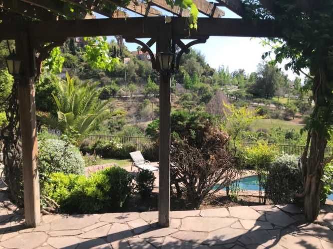 CASA AV. Quinchamalí y Av. Del Monte