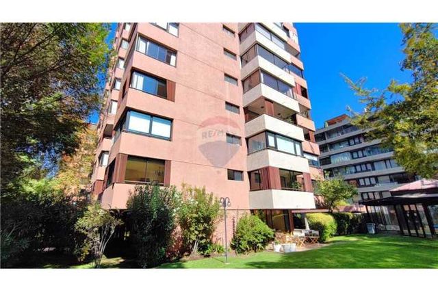 Amplio y excelente ubicación...