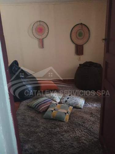 AMPLIA CASA DOS NIVELES, A PASOS DE AVENIDA (78991)