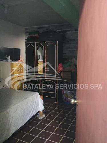 AMPLIA CASA DOS NIVELES, A PASOS DE AVENIDA (78991)