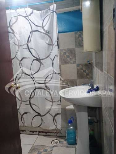 AMPLIA CASA DOS NIVELES, A PASOS DE AVENIDA (78991)