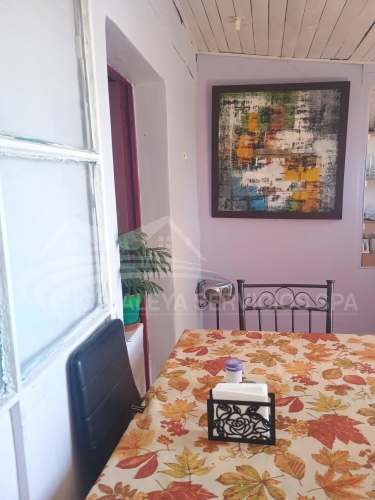 AMPLIA CASA DOS NIVELES, A PASOS DE AVENIDA (78991)