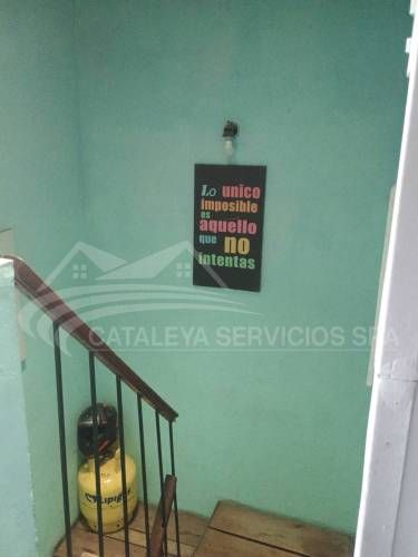 AMPLIA CASA DOS NIVELES, A PASOS DE AVENIDA (78991)