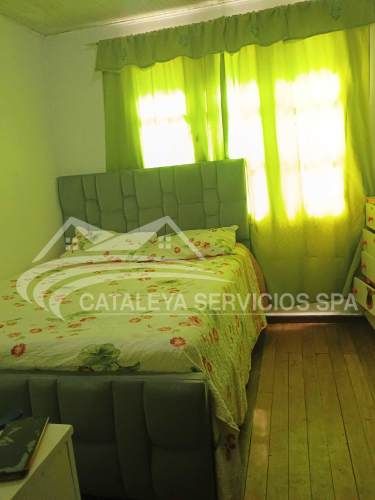 AMPLIA CASA DOS NIVELES, A PASOS DE AVENIDA (78991)