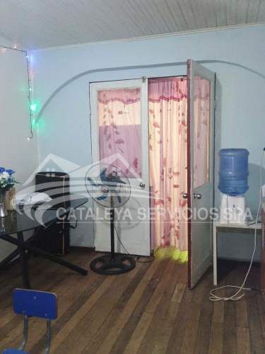 AMPLIA CASA DOS NIVELES, A PASOS DE AVENIDA (78991)