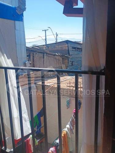 AMPLIA CASA DOS NIVELES, A PASOS DE AVENIDA (78991)