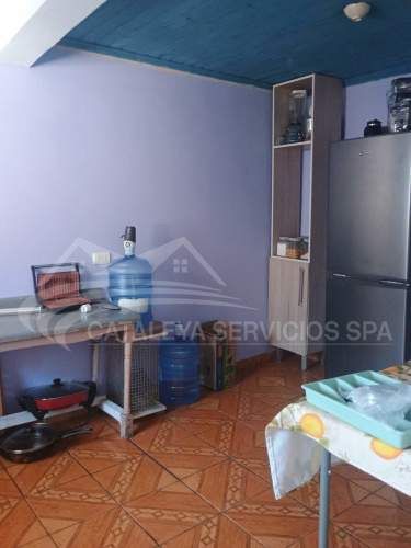 AMPLIA CASA DOS NIVELES, A PASOS DE AVENIDA (78991)