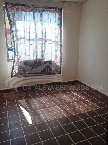 AMPLIA CASA DOS NIVELES, A PASOS DE AVENIDA (78991)