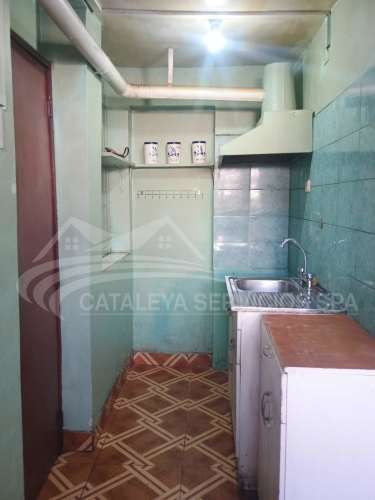 AMPLIA CASA DOS NIVELES, A PASOS DE AVENIDA (78991)