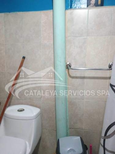 AMPLIA CASA DOS NIVELES, A PASOS DE AVENIDA (78991)