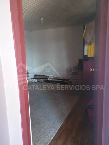 AMPLIA CASA DOS NIVELES, A PASOS DE AVENIDA (78991)