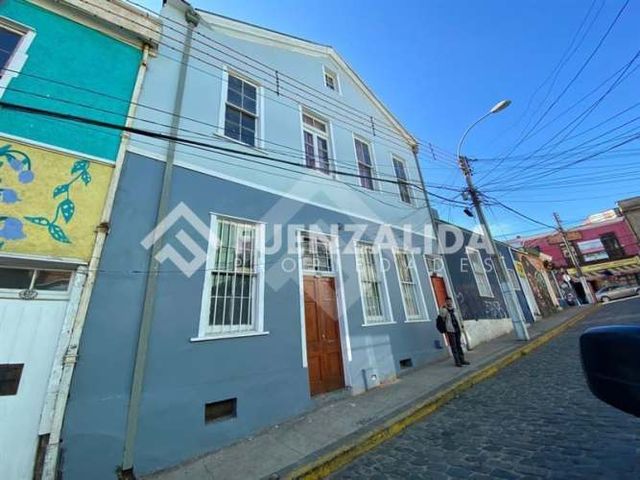 LOCAL COMERCIAL Urriola / Almitante Montt