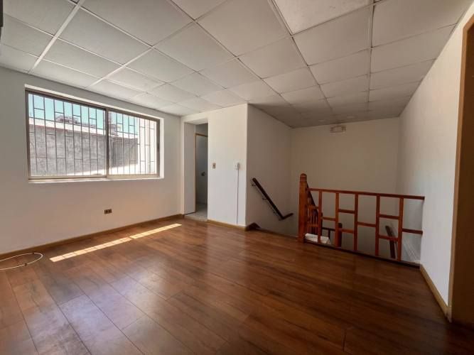 Central Local Comercial Con Oficinas