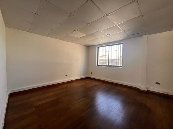 Central Local Comercial Con Oficinas