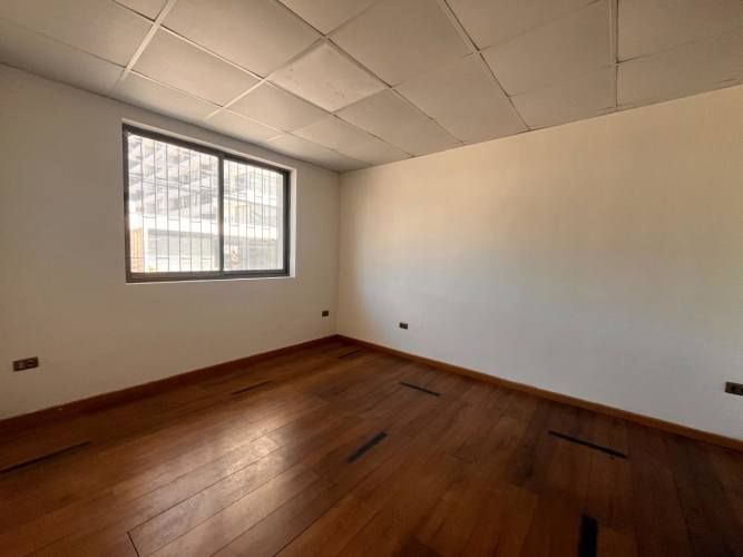 Central Local Comercial Con Oficinas