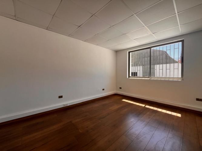 Central Local Comercial Con Oficinas