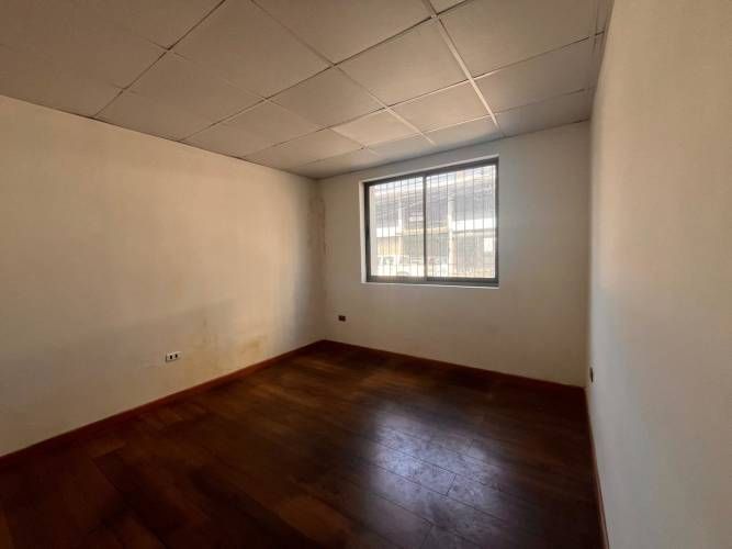 Central Local Comercial Con Oficinas