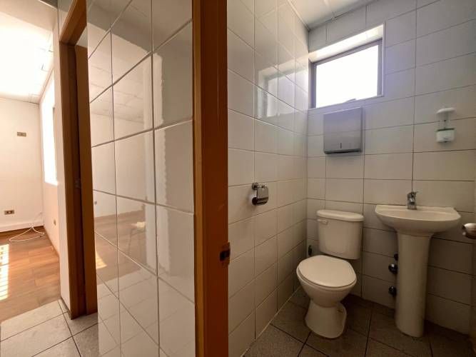 Central Local Comercial Con Oficinas