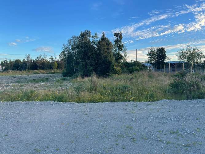 Parcela orilla de camino en Puerto Montt. Con Luz y Agua