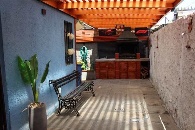 CASA Av. La Florida/ Walker Martinez