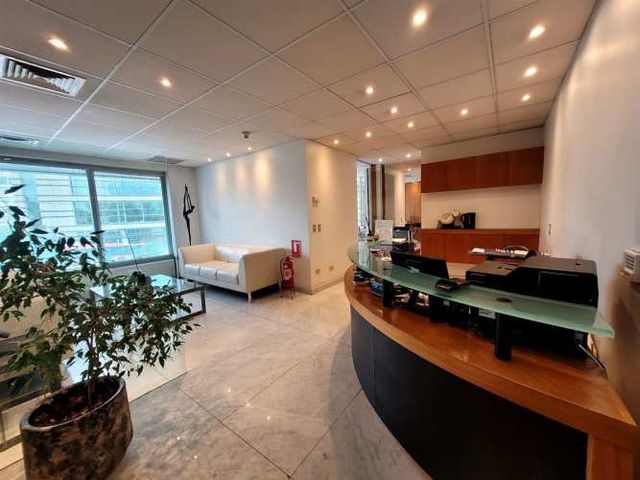 OFICINA Una sala de procedimientos-Una consulta médica-Permisos SEREMI