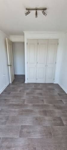 EXCELENTE DEPTO, GRAN UBICACIÓN 2D/2B + EST Y BOD.