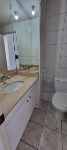 EXCELENTE DEPTO, GRAN UBICACIÓN 2D/2B + EST Y BOD.