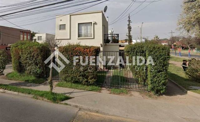 CASA Las Golondrinas poniente / Los Ministros