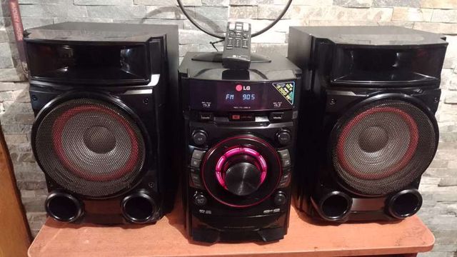 Minicomponente LG Cd,mp3,usb,fm,am,clock,bass,equaliz.aux. (Usado)