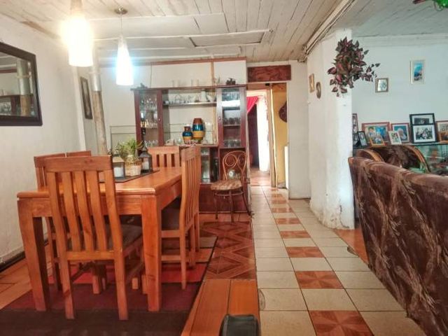 VENTA TERRENO CON CASA PARA REMODELAR VISTA AL MAR