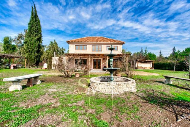 CASA Condominio Las Campiñas