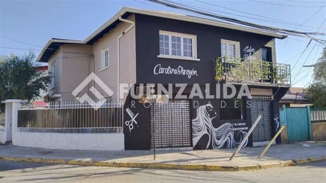 CASA Rosario santa Fe / Los Copihues