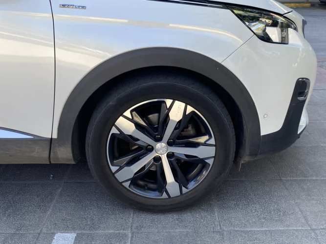 PEUGEOT 3008 2019