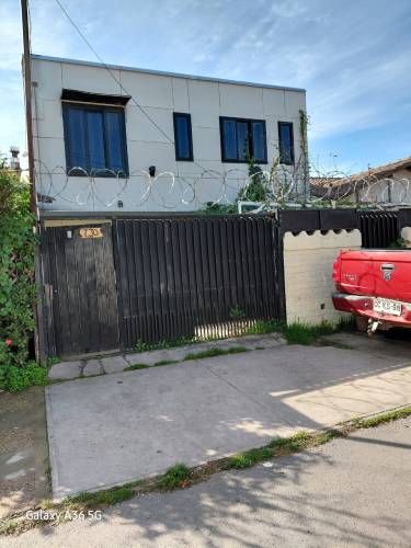 CASA EN CIUDAD SATÉLITE MAIPÚ