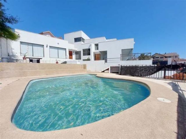 CASA Maravillosa casa amplia con vistas panorámicas de La Serena