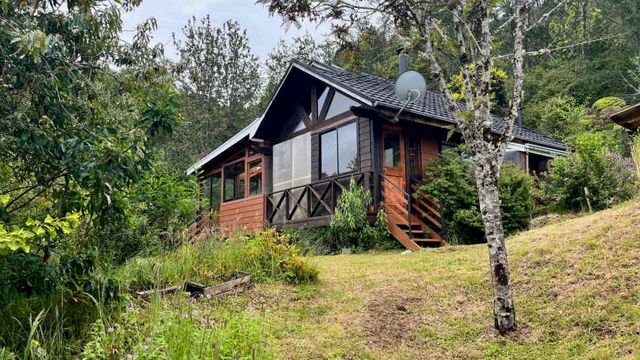 Venta de parcela con casa en Agua del Obispo