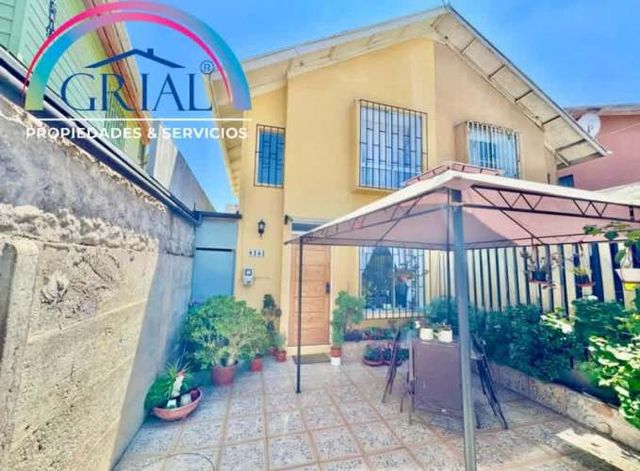 Se vende hermosa y amplia Casa de dos pisos en San Bernardo